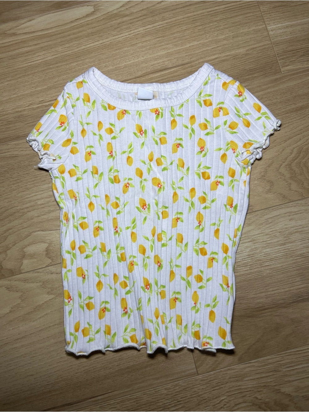 Old Navy White Ribbed Short Sleeve Tee with Yellow Lemon Print
